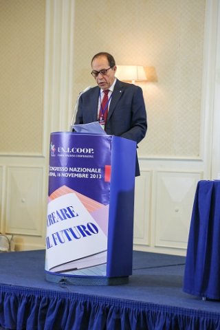 relatore al congresso nazionale Unicoop Roma del 2013 tenuto all' Holiday Inn